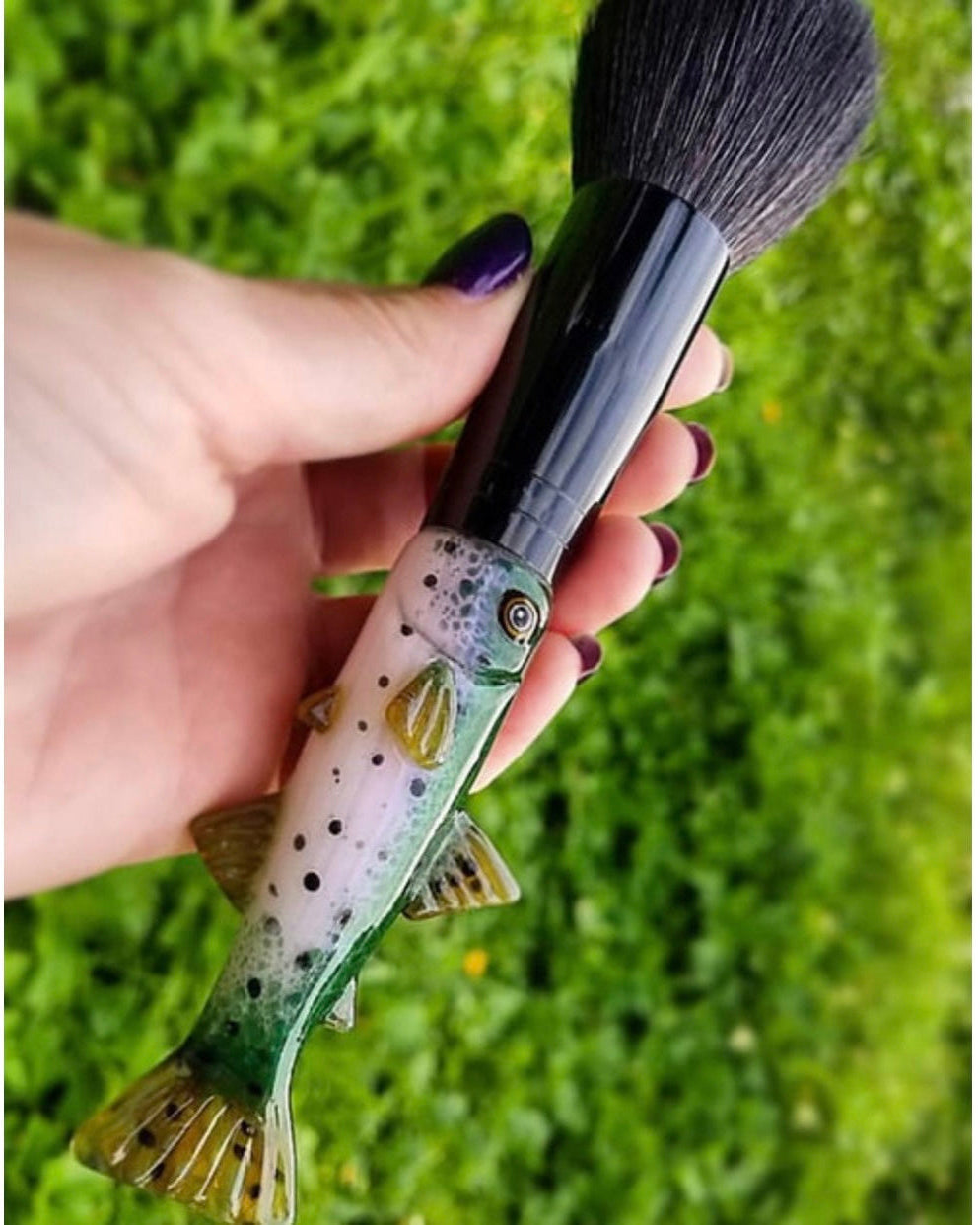 Kennaroo Glass Rainbow Trout Large Powder Brush